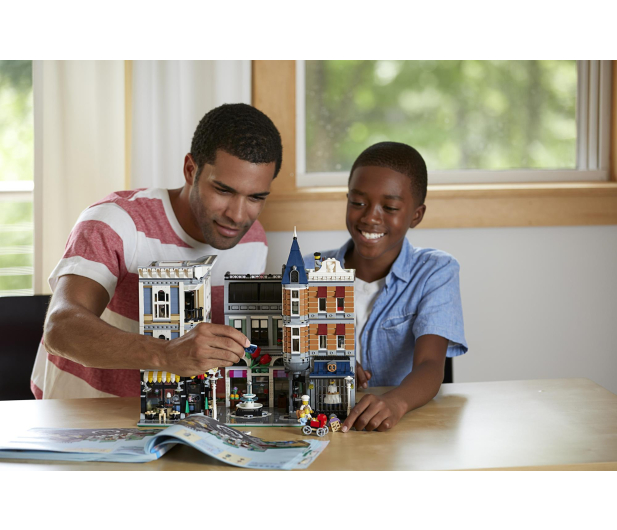 LEGO Creator 10255 Plac Zgromadzeń - 415974 - zdjęcie 4